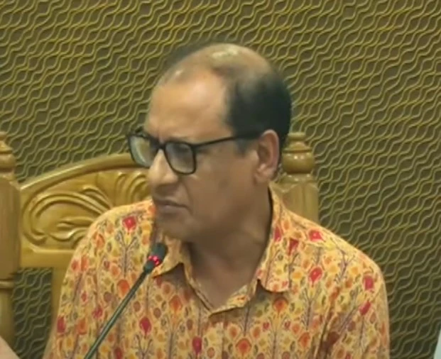প্রাথমিকে বৃত্তি পরীক্ষার সিদ্ধান্ত, অক্টোবরে দেশের ১৫০ উপজেলা স্কুলে চালু হচ্ছে মিড ডে মিল: গণশিক্ষা উপদেষ্টা